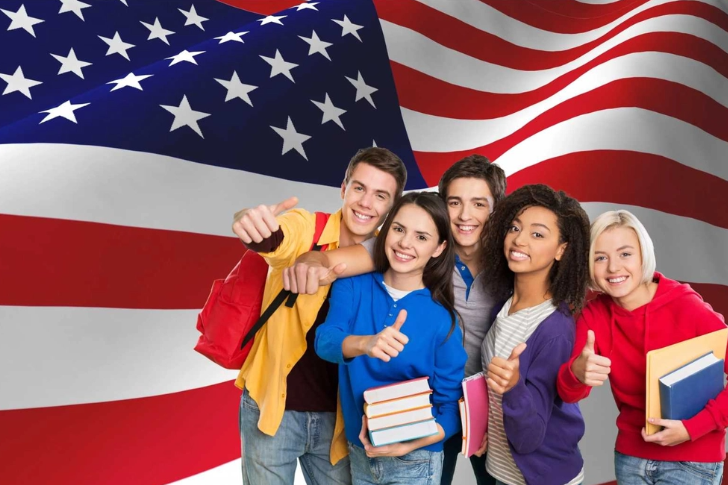 Guía para Estudiar en EE. UU.: Becas y Visa de Estudiante