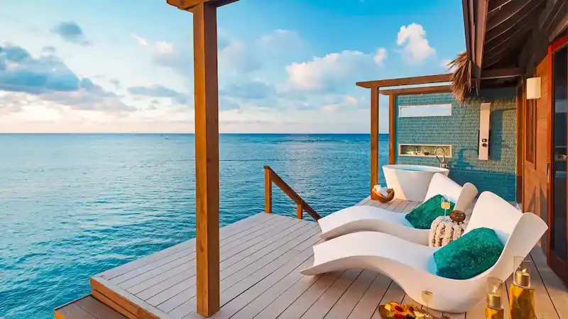 Comparing Overwater Bungalows: Top Destinations Around the World