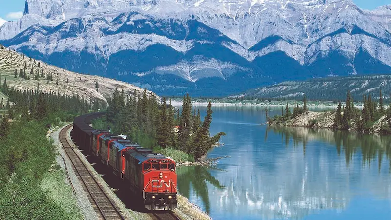 Eco-Friendly Rail Travel: Maximizing Discounts and Green Benefits