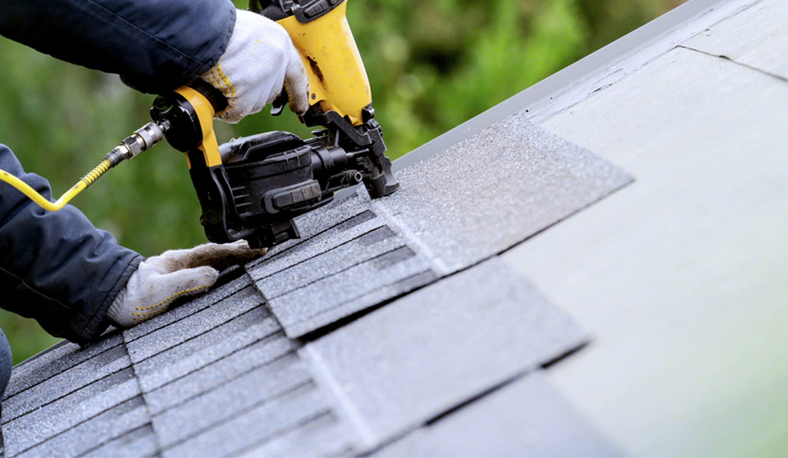 Essential Guide to Roof Replacement: Materials and Selecting a Contractor